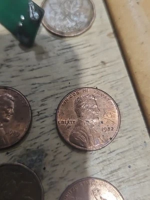 1982 Lincoln Memorial Penny - Small Date - Rare - excellent condition - exact 💯 - Image 1 of 4