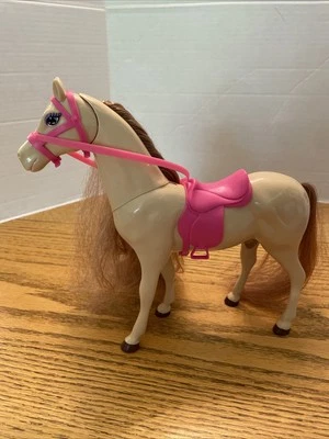 Juguete genuino Simba bronceado/marrón de plástico tamaño Barbie caballo con silla de montar rosa F89 Foto 1 de 4