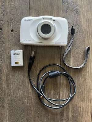 Nikon COOLPIX S33 Waterproof Digital Camera, Preowned with Accessories - Image 1 of 4