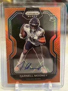 2020 Chronicles Darnell Mooney Prizm Black Orange Prizm Auto RC /75 - Picture 1 of 2