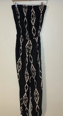 Mono cuerpo negro 2B Bebe talla XS NUEVO CON ETIQUETAS patrón geométrico Foto 1 de 4