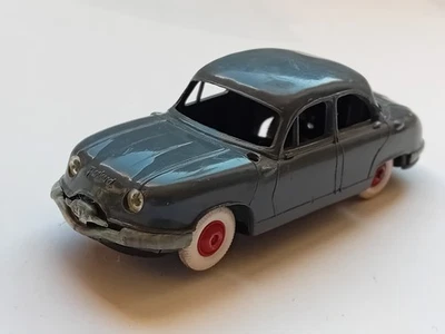 Norev Panhard Dyna Z.  1/43 Gris foncé. Antenne cassée. Plastique. État Correct. - Photo 1/3
