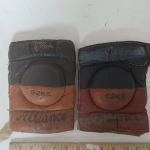 Vintage Cooper Weeks Elbow Pads Hockey Leather 62KE Alliance Canada - Picture 1 of 24