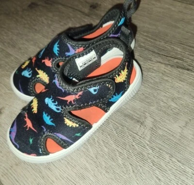Carter's Unisex Niño Troy Zapato Acuático Sandalia Deportiva Talla 6 Niño Dinosaurios Foto 1 de 4