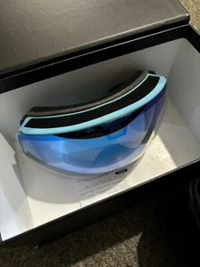 WiCUE 0.1s Instant Dimming Ski Goggles Smart Blue & Purple - Picture 1 of 5