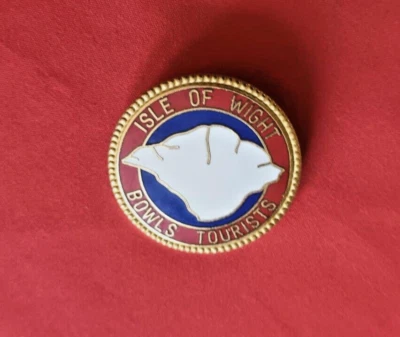 RARE - VINTAGE ISLE OF WIGHT BOWLS TOURISTS CLUB PIN BADGE - COLLECTABLE - Image 1 of 2