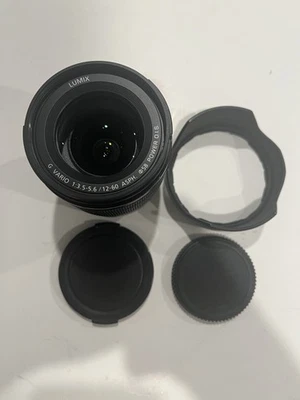 Panasonic Lumix G Vario 12-60 mm f/3,5-5,6 ASPH. Power O.I.S. Lente zoom negra Foto 1 de 3