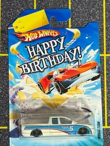 Camión Nissan Titan 2010 Hot Wheels serie Happy Birthday envío en protector - Imagen 1 de 3