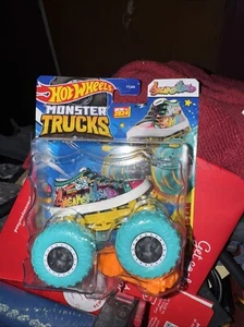 NIB Hot Wheels Monster Truck 1:64 Sneakerhead Connect and Crash Die Cast - Picture 1 of 2