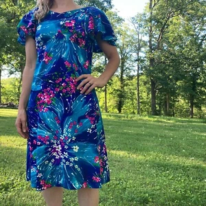 Vintage 1960's Pomare Hawaiian Dress Size S/M Blue Pink Flutter Sleeve Short - Picture 1 of 12