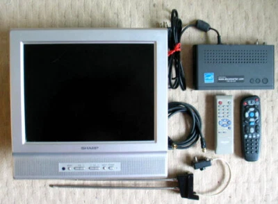 Rare VTG Sharp 13" square LC13AV1U portable LCD TV to watch or for retro gaming - Image 1 of 4