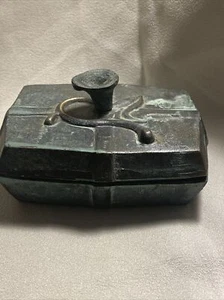 Vintage Cast Iron Lidded Octagonal With Botanical Design  Trinket Box  4 Inches - Picture 1 of 9