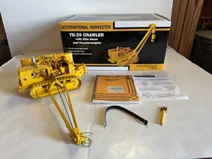 First Gear Maßstab 1:25 International TD-25 Raupentraktor mit Seitenausleger mit Box - Bild 1 von 23