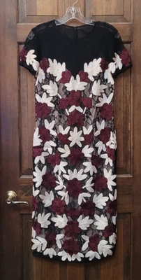 Vestido Midi Soutache Floral Dos Tonos JS Collections Cabernet Multi Encaje Vino 8 Foto 1 de 4