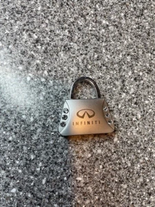Infiniti Logo Jeweled Crystals Purse Shaped Key Chain Key Ring - Bild 1 von 5