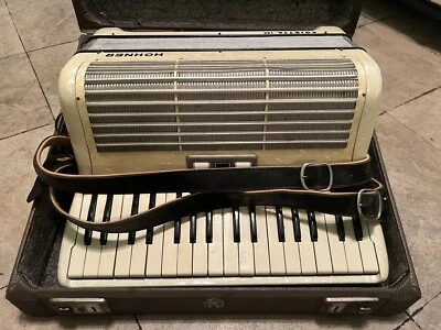 Acordeón Hohner Arietta I M Foto 1 de 4