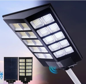 Lampione Stradale Led 2000W con Pannello Solare 2025 Telecomando Crepuscolare - Foto 1 di 5