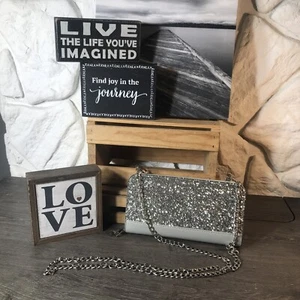 Maurice’s Glitter Gray Faux Leather Lined ChainLink Wallet Crossbody PreOwned - Picture 1 of 12
