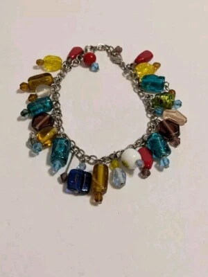 彩色玻璃和丙烯酸珠银色电缆链手链。 旗子 8.75 英寸 — 第 1/4 张图片