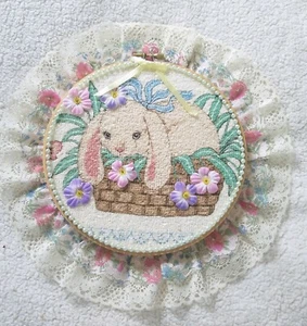 Vintage Embroidery Hoop Art Wall Décor ~ Long Eared Bunny in Basket~ Floral Lace - Picture 1 of 4