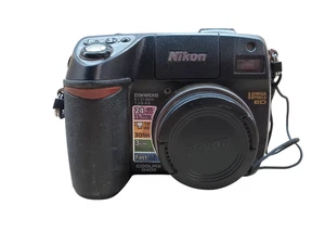 Appareil photo numérique 8 mégapixels Nikon CoolPix 8400 - E8400 *LIRE* - Photo 1 sur 8