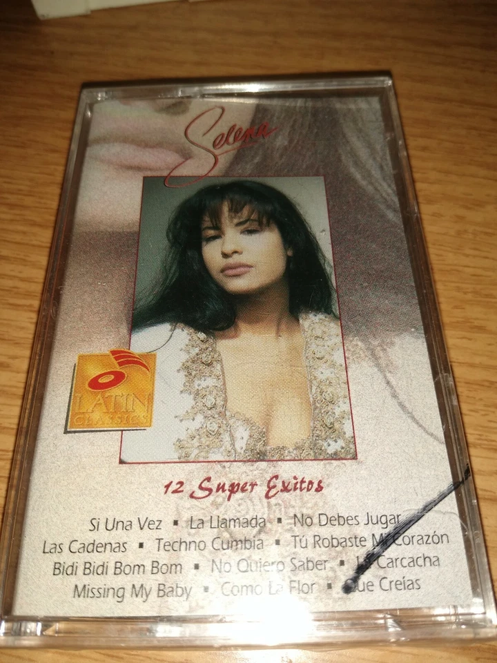Capitol Records1994 Latin Classics Selena 12 Super Exitos Cassette Printed USA - Image 1 of 4