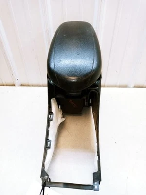 13-17 HYUNDAI VELOSTER M/T ЦЕНТРАЛЬНАЯ КОНСОЛЬ С ПОДЛОКОТНИКОМ ЧЕРНЫЙ OEM  - Изображение 1 из 4