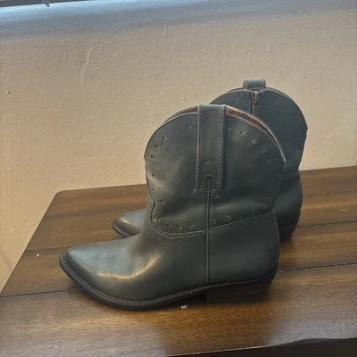 Bota de cuero occidental verde para mujer Lucky Brand. Talla 7 Buen Estado. Foto 1 de 4
