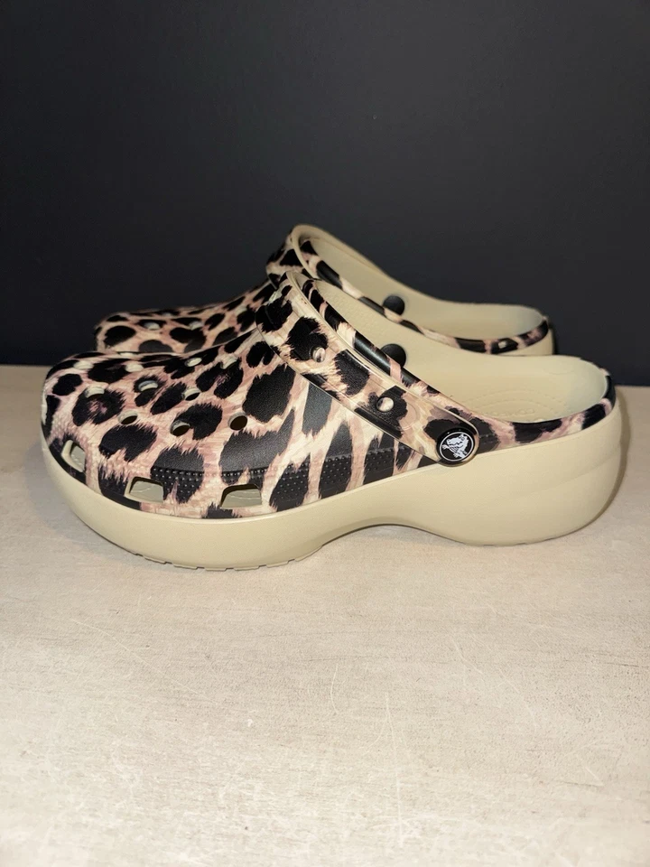 Zueco CROCS Mujer CLÁSICO PLATAFORMA ANIMAL REMIX 207844-2Y4 EE. UU. Talla 10 Foto 1 de 4
