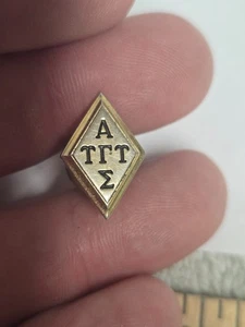 spilla vintage, alfa gamma sigma gamma upsilon, forma diamante, non datata - Foto 1 di 2