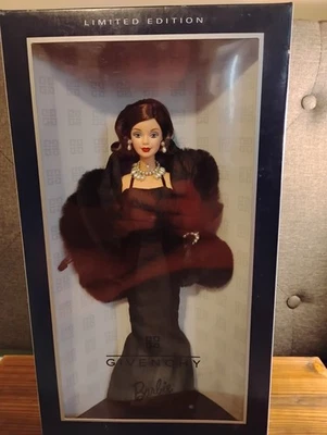 NUNCA ABIERTO Muñeca Barbie Givenchy Diseñador Conjunto Barbie Coleccionables LTD Foto 1 de 4