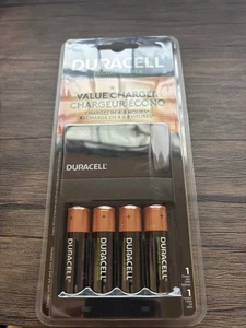 Duracell CEF14 NiMH Battery Value Charger with 4 AA Batteries - Picture 1 of 2