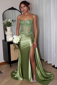 Ladivine CD868 EMBELLISHED LACE & SATIN FITTED GOWN - Imagen 1 de 8