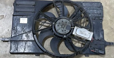 Ventilador de refrigeración del motor Volvo V50 2008 1137328081 Foto 1 de 3