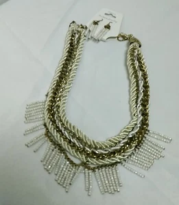 Gold, Silber und weiß geflochtene Perlen Latz Halskette mit Ohrringen - Neu - Bild 1 von 1