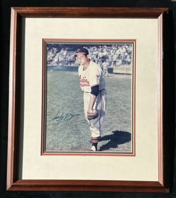 Hermosa foto firmada 8x10 de los primeros indios Wynn HOFer mate y enmarcada con holograma Foto 1 de 3