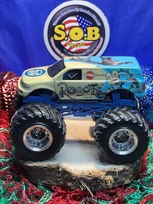 Monster Truck película Hot Wheels Robots 1:64 diecast usado casi nuevo estado con neumáticos de goma Foto 1 de 4