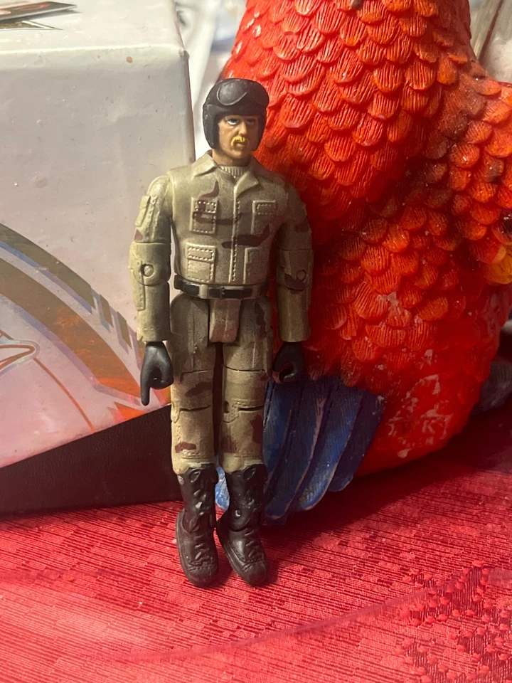 Figura Lanard "¡El Cuerpo!" - específicamente uno de los soldados del desierto / tripulación del tanque Foto 1 de 1