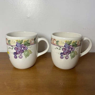 Juego de 2 tazas de café de cerámica con patrón de fruta de uva vintage Pfaltzgraff Foto 1 de 4