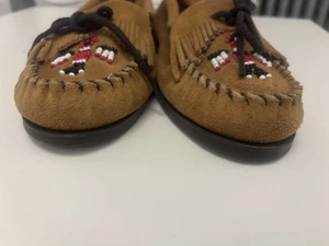 Minnetonka Thunderbird Beaded Leather Loafers Brown Size 8 Suede Shoes NWOB - Picture 1 of 6