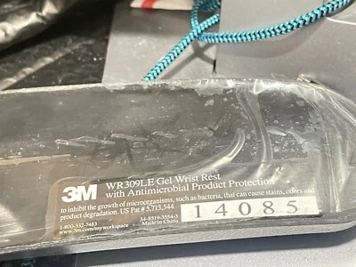 Reposamuñecas de gel 3M, cuero sintético negro, 18 pulgadas de largo WR309LE (2E) Foto 1 de 4