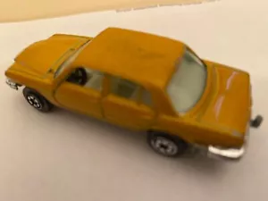 Yatming Mercedes Benz 450 SEL Gold No 1012 Vintage Rare car - Picture 1 of 8