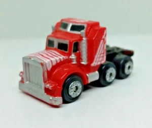 Semirremolque Micro Machines 1987 vintage rojo con rayas blancas cabina #81 - Imagen 1 de 7