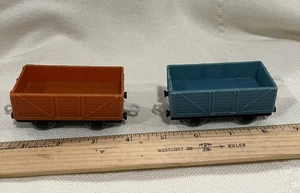 2 vagones de carga Thomas Mattel 2009 Gullane (Thomas) Limited: Y2002 y X4554 - Imagen 1 de 9