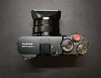 Kit completo de cámara digital Fujifilm GFX100RF USADA con caja, ¡bajo número de obturadores! Foto 1 de 4