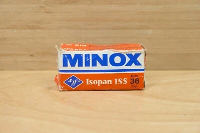 Bote de película vintage Minox AGFA Isopan SS, hecho en Alemania Foto 1 de 3