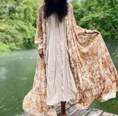 Vestido Spell & the Gypsy $299 Meadowland en crema mediano Foto 1 de 4