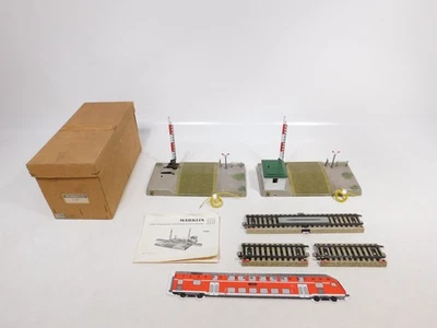 Märklin H0 AC 7192 Tin Railroad Crossing With Gleisstücken M Track Box #EA582-3 - Image 1 of 4