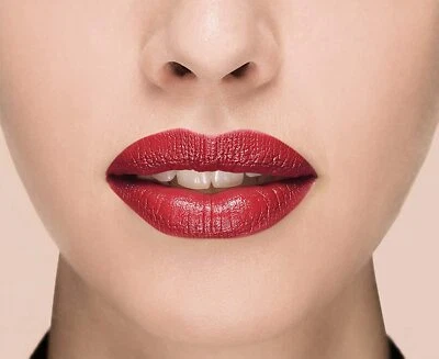 L ́OREAL PARIS, ISABEL MARANT LÁPIZ LABIAL COLECCIÓN SONRISA "PALAIS ROYAL FIELD" Foto 1 de 4