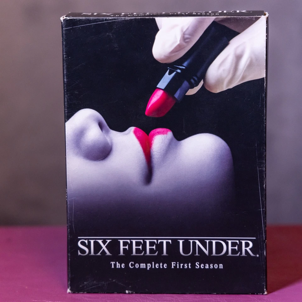 Six Feet Under Season 1 – Nearmint with Minor Marks on 1 Disc - Image 1 of 1